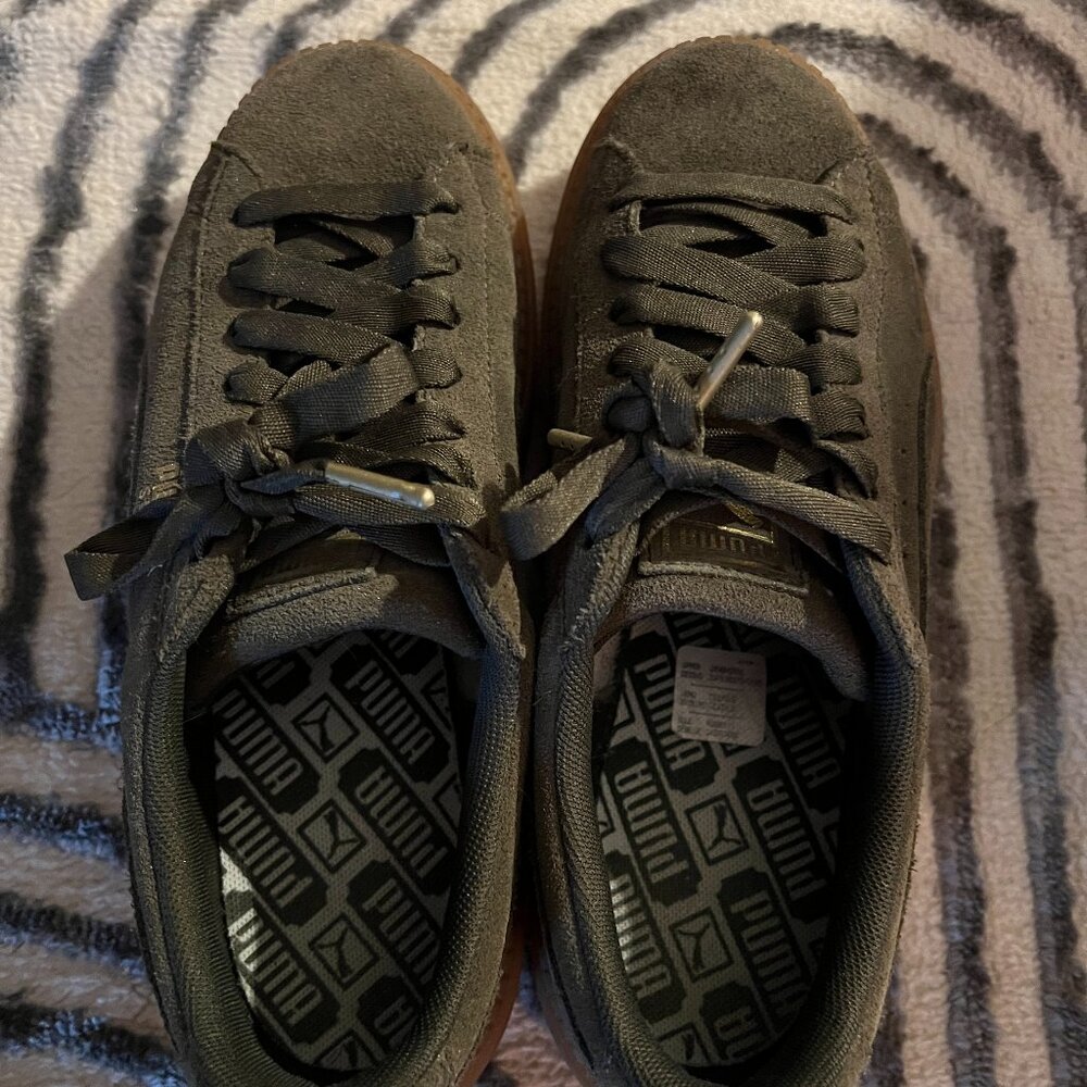 Puma Platform Green Suede sneakers US size 8.5